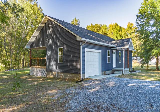 Single family home for sale at 219 Georgia St, Paducah, KY 42003 | MLS# 26027817