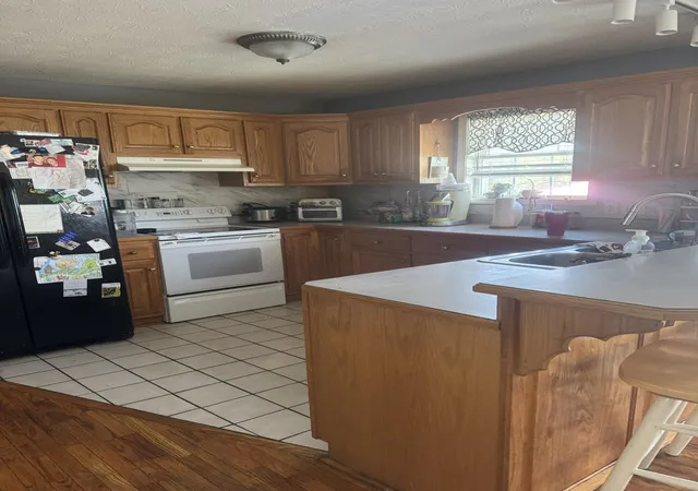 Photo 4 of Single family home for sale at 3380 Old Calvary Pike, Lebanon, KY 40033 | MLS# 26027603 | Listing updated on 2026-10-28