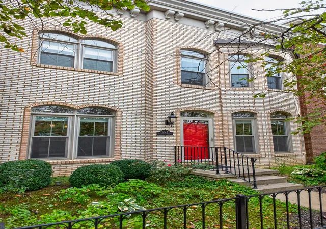 Photo 3 of Townhouse for sale at 993 Star Shoot Pkwy, Lexington, KY 40509 | MLS# 26027451 | Listing updated on 2026-10-23