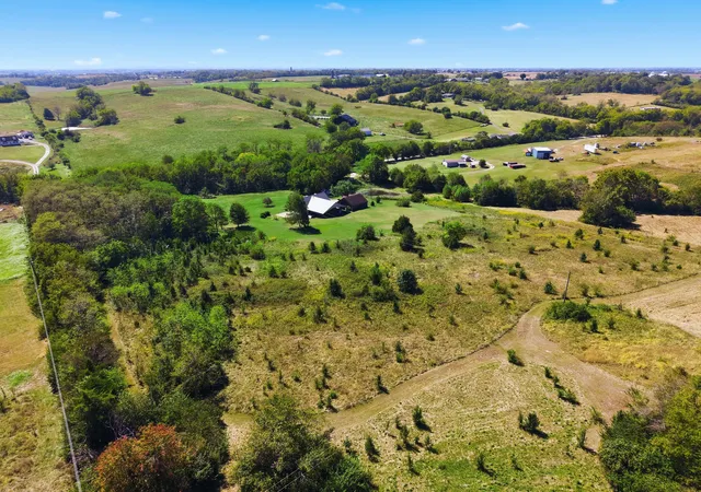 Photo 3 of Single family home for sale at 355 Dix Dam Rd, Harrodsburg, KY 40330 | MLS# 26027453 | Listing updated on 2026-10-22