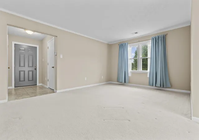 Photo 3 of Sale Pending at 1575 Trent Blvd, Lexington, KY 40515 | MLS# 26027457 | Listing updated on 2026-10-13