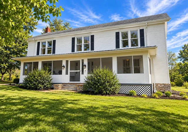 Photo 1 of Single family home for sale at 375 White Lick Rd, Paint Lick, KY 40461 | MLS# 26028301 | Listing updated on 2026-10-20