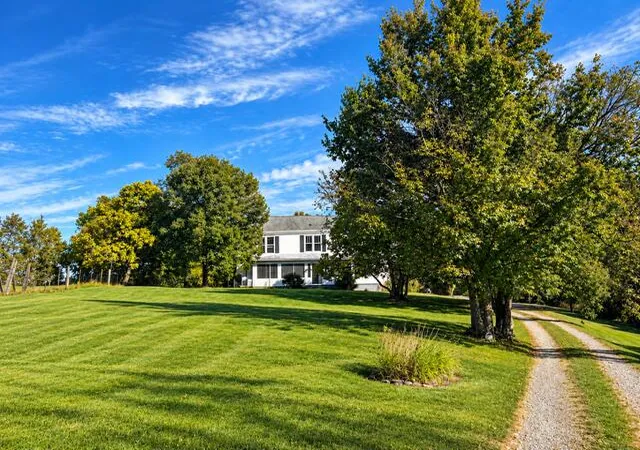 Photo 2 of Single family home for sale at 375 White Lick Rd, Paint Lick, KY 40461 | MLS# 26028301 | Listing updated on 2026-10-20