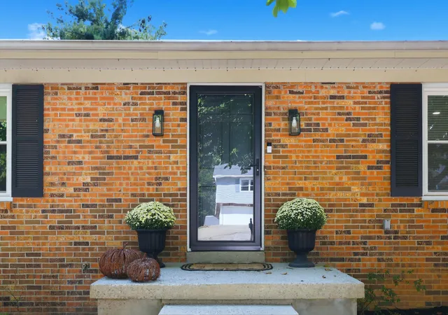 Photo 3 of Single family home for sale at 348 Whitfield Dr, Lexington, KY 40515 | MLS# 26027472 | Listing updated on 2026-10-19