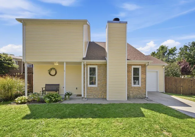 Photo 3 of Single family home for sale at 200 Jon Allen Ln, Lexington, KY 40515 | MLS# 26027469 | Listing updated on 2026-10-13