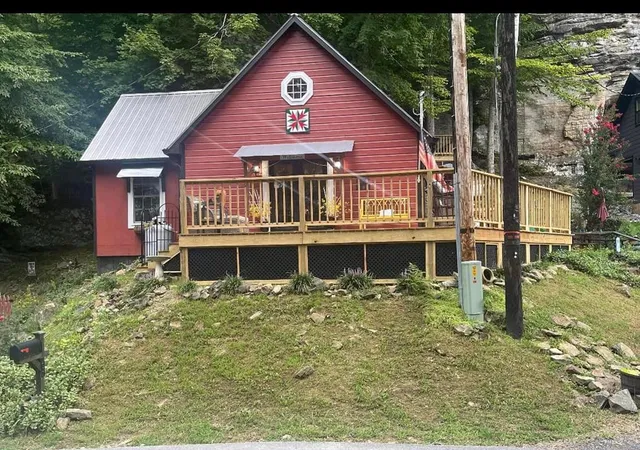 Single family home for sale at 247 Shady Cliff Rd, Lewisburg, KY 42256 | MLS# 26027477