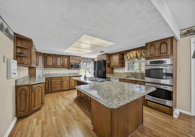 Photo 2 of Sale Pending at 5700 Sulphur Well Rd, Lexington, KY 40509 | MLS# 26027509 | Listing updated on 2026-10-13