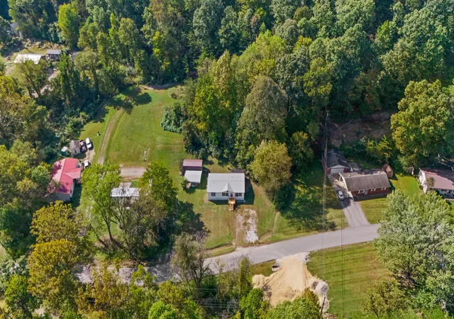 Photo 3 of Single family home for sale at 191 Pleasant, Morehead, KY 40351 | MLS# 26027506 | Listing updated on 2026-10-22