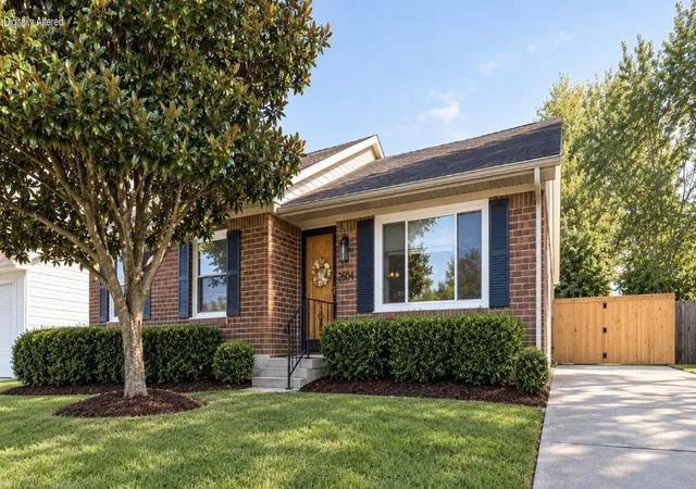 Photo 2 of Single family home for sale at 3804 Mcgarry Dr, Lexington, KY 40514 | MLS# 26027660 | Listing updated on 2026-10-23