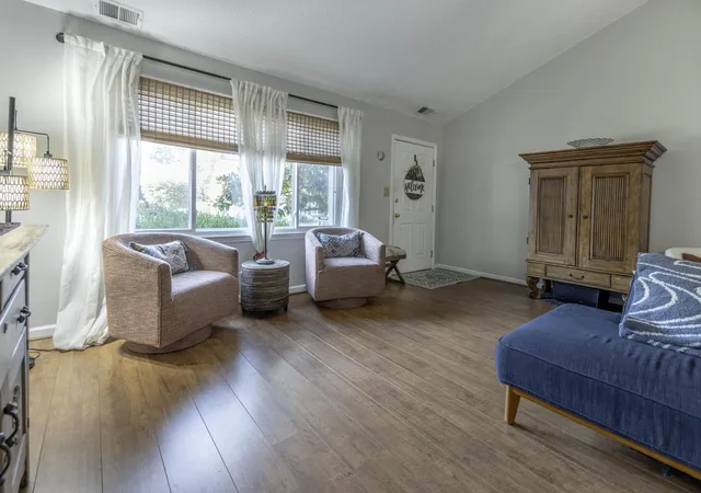 Photo 3 of Single family home for sale at 3804 Mcgarry Dr, Lexington, KY 40514 | MLS# 26027660 | Listing updated on 2026-10-23
