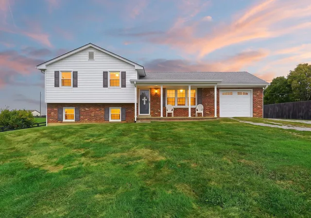 Single family home for sale at 1414 Perryville Rd, Harrodsburg, KY 40330 | MLS# 26027524