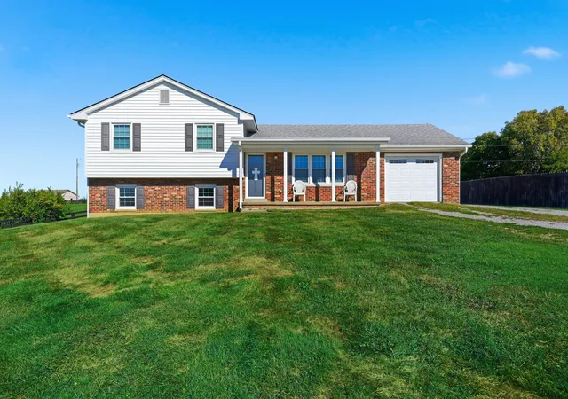 Photo 2 of Single family home for sale at 1414 Perryville Rd, Harrodsburg, KY 40330 | MLS# 26027524 | Listing updated on 2026-10-21