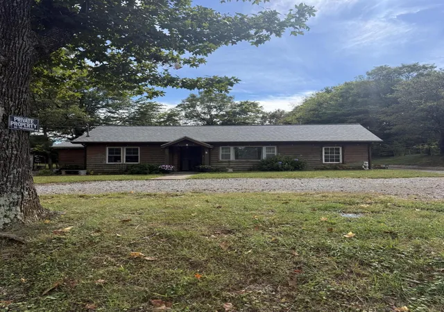 Photo 1 of Sale Pending at 505 College Ave, Paducah, KY 42001 | MLS# 26027648 | Listing updated on 2026-10-26