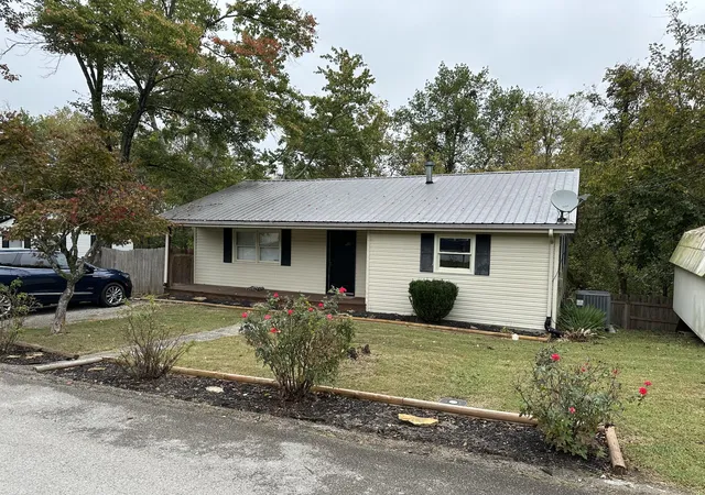 Photo 2 of Single family home for sale at 908 Bullock Dr, London, KY 40741 | MLS# 26027772 | Listing updated on 2026-10-13