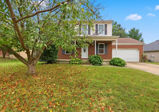 Photo 2 of Sale Pending at 524 Southbrook Dr, Nicholasville, KY 40356 | MLS# 26027541 | Listing updated on 2026-10-10