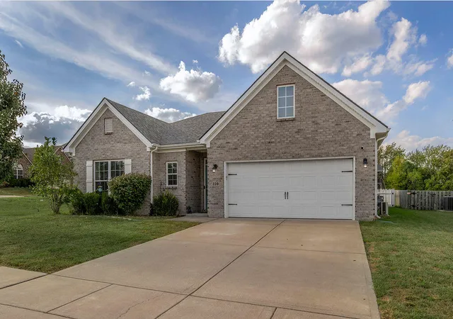 Photo 2 of Sale Pending at 239 Redding Rd, Georgetown, KY 40324 | MLS# 26027576 | Listing updated on 2026-10-14