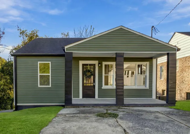 Photo 2 of Single family home for sale at 329 Saint Charles, Frankfort, KY 40601 | MLS# 26027645 | Listing updated on 2026-10-13