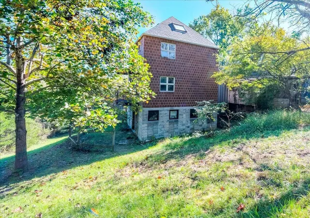 Photo 3 of Single family home for sale at 2436 Bridgeport Benson Rd, Frankfort, KY 40601 | MLS# 26028308 | Listing updated on 2026-10-23