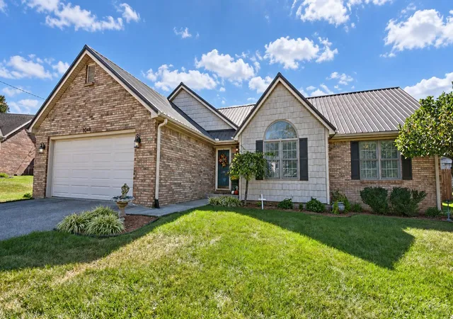Photo 1 of Sale Pending at 1048 Twelve Oaks Dr, Lawrenceburg, KY 40342 | MLS# 26027661 | Listing updated on 2026-10-13