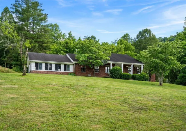 Photo 1 of Single family home for sale at 4475 Campton Rd, Stanton, KY 40380 | MLS# 26027599 | Listing updated on 2026-10-06