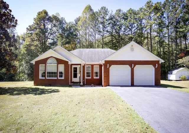 Photo 1 of Single family home for sale at 429 Colony Rd, Manchester, KY 40962 | MLS# 26027678 | Listing updated on 2026-10-13