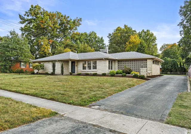 Photo 3 of Single family home for sale at 1172 Ln Allen Rd, Lexington, KY 40504 | MLS# 26027620 | Listing updated on 2026-10-18
