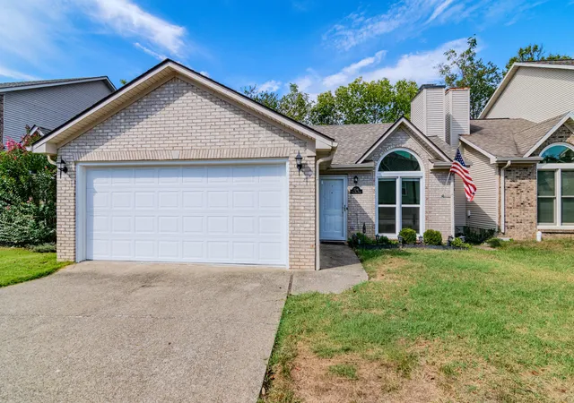Single family home for sale at 3541 Cave Hl Pl, Lexington, KY 40513 | MLS# 26027627