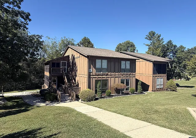 Condo for sale at 72-1 Woodson Bnd Resort, Bronston, KY 42518 | MLS# 26027617