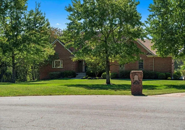 Photo 3 of Single family home for sale at 120 Elkhorn Bnd Dr, Midway, KY 40347 | MLS# 26027774 | Listing updated on 2026-10-21