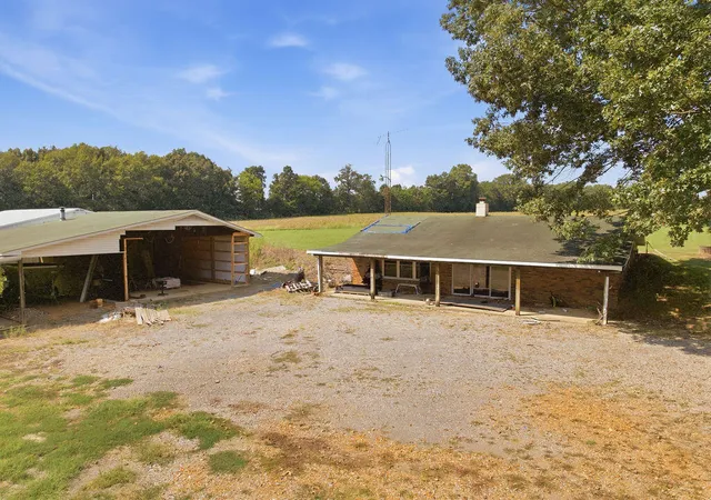 Photo 4 of House for sale at 536 Cole Cemetery Rd, Benton, KY 42025 | MLS# 26028199 | Listing updated on 2026-10-12