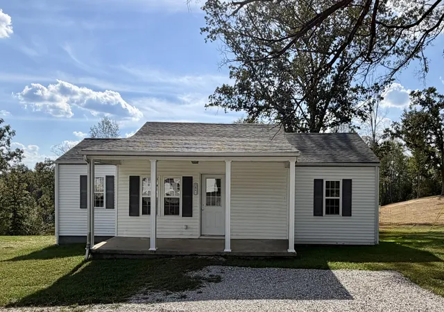 Photo 1 of Single family home for sale at 1041 Topton Rd, London, KY 40744 | MLS# 26027680 | Listing updated on 2026-10-23