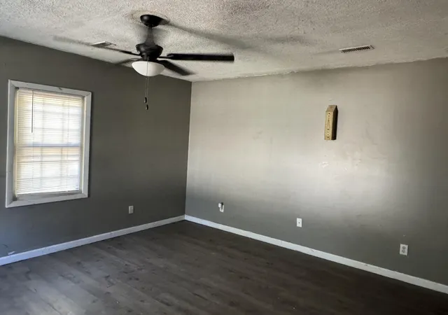 Photo 2 of Single family home for sale at 604 W 17th Street, Corbin, KY 40701 | MLS# 26027644 | Listing updated on 2026-10-14