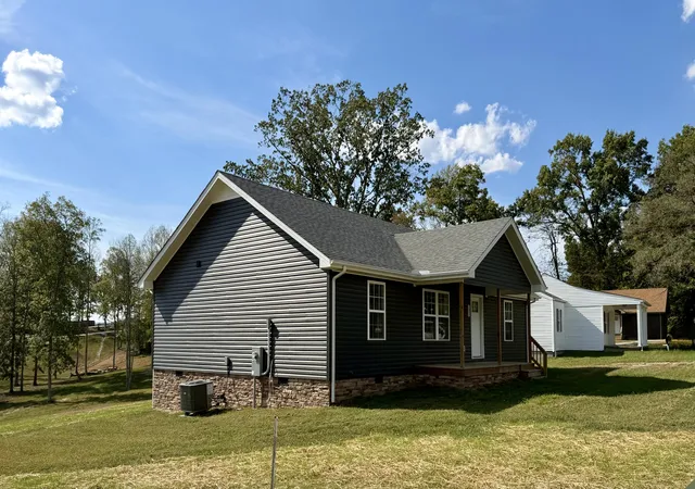 Photo 2 of Single family home for sale at 1055 Topton Rd, London, KY 40744 | MLS# 26027696 | Listing updated on 2026-10-13