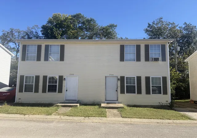 Multi family home for sale at 2540 Lindenhurst Loop, Lexington, KY 40509 | MLS# 26027650
