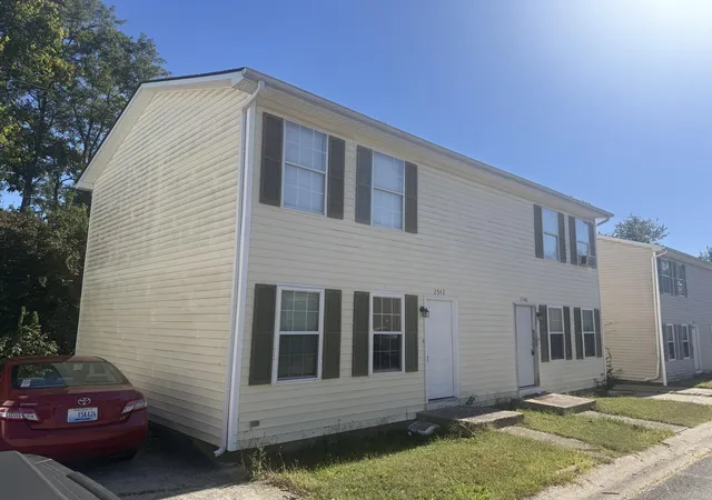 Photo 2 of Multi family home for sale at 2540 Lindenhurst Loop, Lexington, KY 40509 | MLS# 26027650 | Listing updated on 2026-10-13