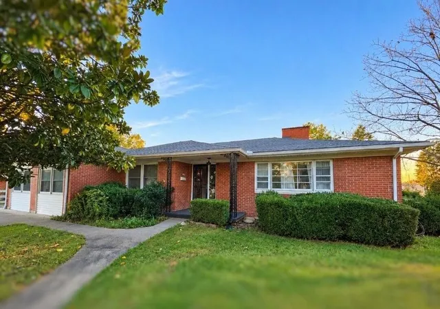 Photo 1 of Single family home for sale at 106 Chestnut Ct, Berea, KY 40403 | MLS# 26028367 | Listing updated on 2026-10-21
