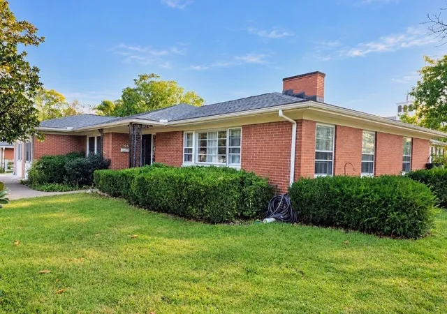Photo 3 of Single family home for sale at 106 Chestnut Ct, Berea, KY 40403 | MLS# 26028367 | Listing updated on 2026-10-21