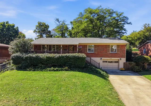 Photo 1 of Single family home for sale at 1046 Elmendorf Dr, Lexington, KY 40517 | MLS# 26027723 | Listing updated on 2026-10-23