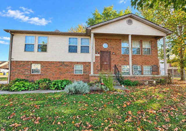 Photo 1 of Sale Pending at 501 Scenic View Cir, Berea, KY 40403 | MLS# 26027787 | Listing updated on 2026-10-13