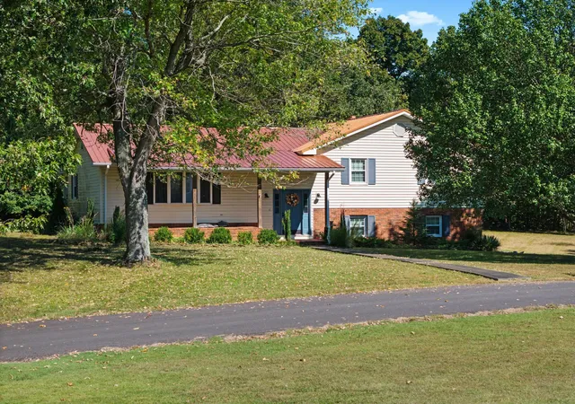 Photo 1 of Single family home for sale at 155 Christopher Dr, Fredonia, KY 42411 | MLS# 26028027 | Listing updated on 2026-10-23