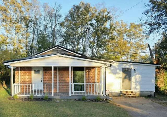 Single family home for sale at 553 Queensway Dr, Mount Sterling, KY 40353 | MLS# 26028025