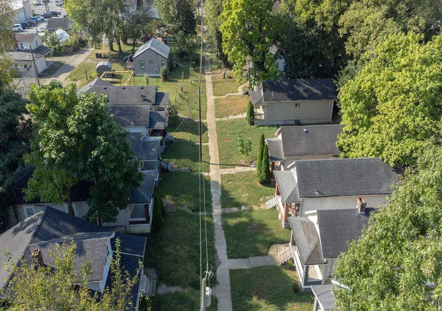 Photo 1 of Single family home for sale at 112 Boston Ct, Louisville, KY 40212 | MLS# 26027805 | Listing updated on 2026-10-27