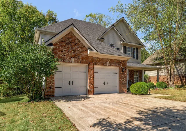 Photo 2 of Sale Pending at 4401 Brookridge Dr, Lexington, KY 40515 | MLS# 26027969 | Listing updated on 2026-10-13