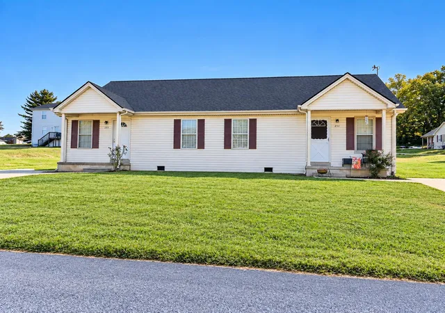 Photo 2 of Multi family home for sale at 160 Cardinal Dr, Lancaster, KY 40444 | MLS# 26027739 | Listing updated on 2026-10-13