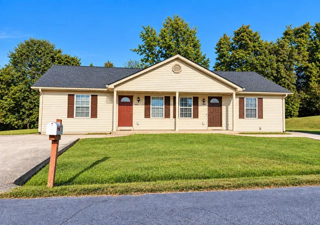 Photo 3 of Multi family home for sale at 160 Cardinal Dr, Lancaster, KY 40444 | MLS# 26027739 | Listing updated on 2026-10-13