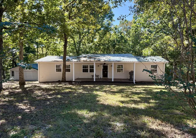 Photo 1 of Sale Pending at 125 Tina Dr, Murray, KY 42071 | MLS# 26027749 | Listing updated on 2026-10-12