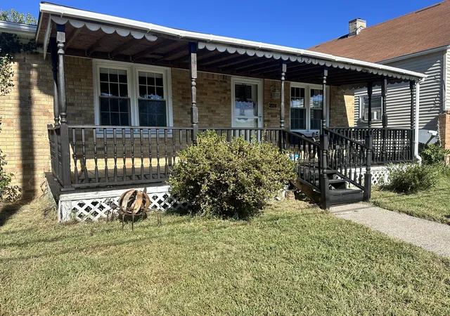 Photo 1 of Sale Pending at 321 Hays Ave, Paducah, KY 42003 | MLS# 26028176 | Listing updated on 2026-10-22