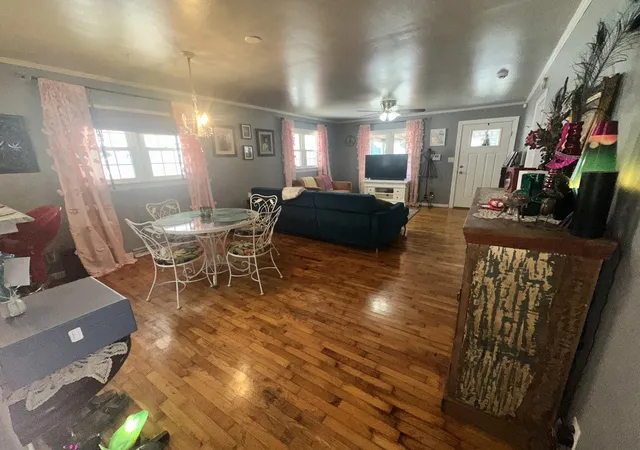 Photo 3 of Sale Pending at 321 Hays Ave, Paducah, KY 42003 | MLS# 26028176 | Listing updated on 2026-10-22