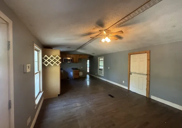 Photo 2 of Single family home for sale at 516 Gross Rd, London, KY 40741 | MLS# 26029007 | Listing updated on 2026-10-20