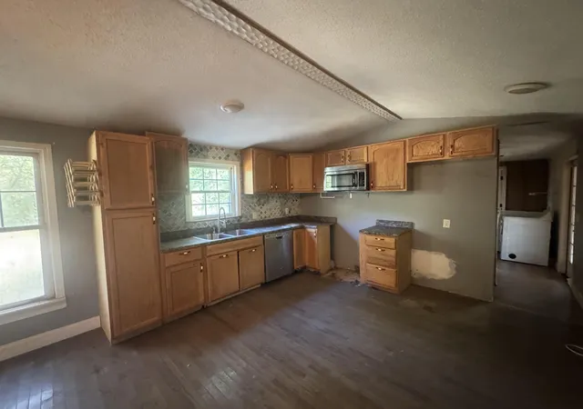 Photo 3 of Single family home for sale at 516 Gross Rd, London, KY 40741 | MLS# 26029007 | Listing updated on 2026-10-20